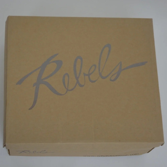 GENTLY USED REBELS PERF SLIDE WITH BLOCK HEEL TAN SIZE 9 - Picture 5 of 8